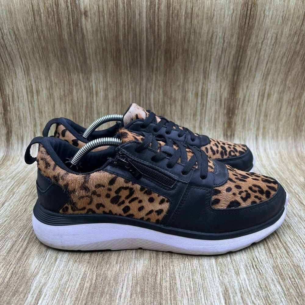 Vionic Womens Remi Casual Sneaker Leopard Print Cow Hair Leather Zipper Size 7.5